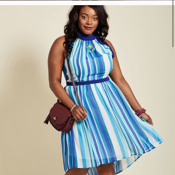 ModCloth Flowy Fantasy A-line blue halter dress - Picture 4 of 4